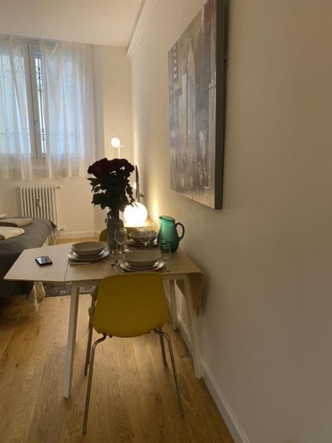 Elegant And Cozy Arco Della Pace Appartement *